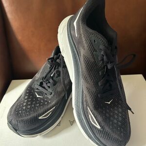 Hoka Black and White 
Clifton 9 mesh sneakers Size 8D